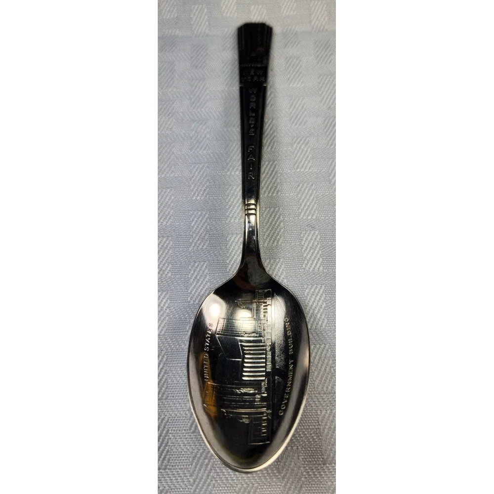 1939 New York World's Fair Silverplate spoon administration building Collectible